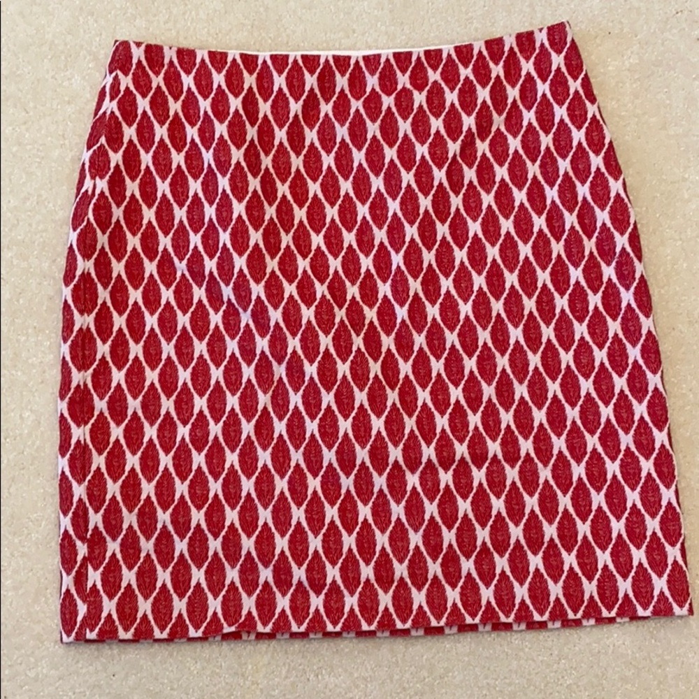 Ann Taylor Red and White Leaf Pattern Skirt